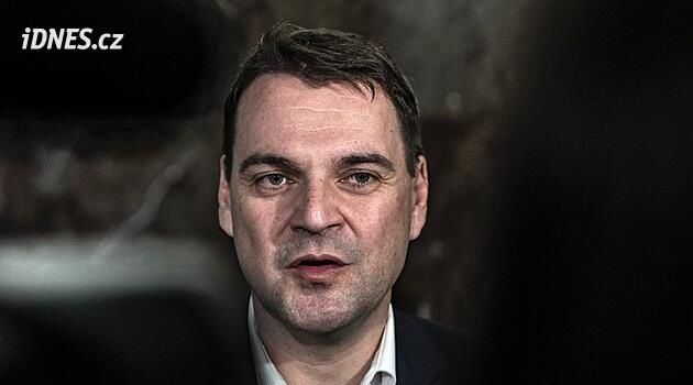 Macinka zveřejnil SMS od prezidenta a obvinil ho ze lži. Nenechám se očerňovat, prohlásil